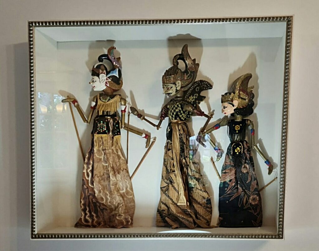 vitrina titelles wayan goyek